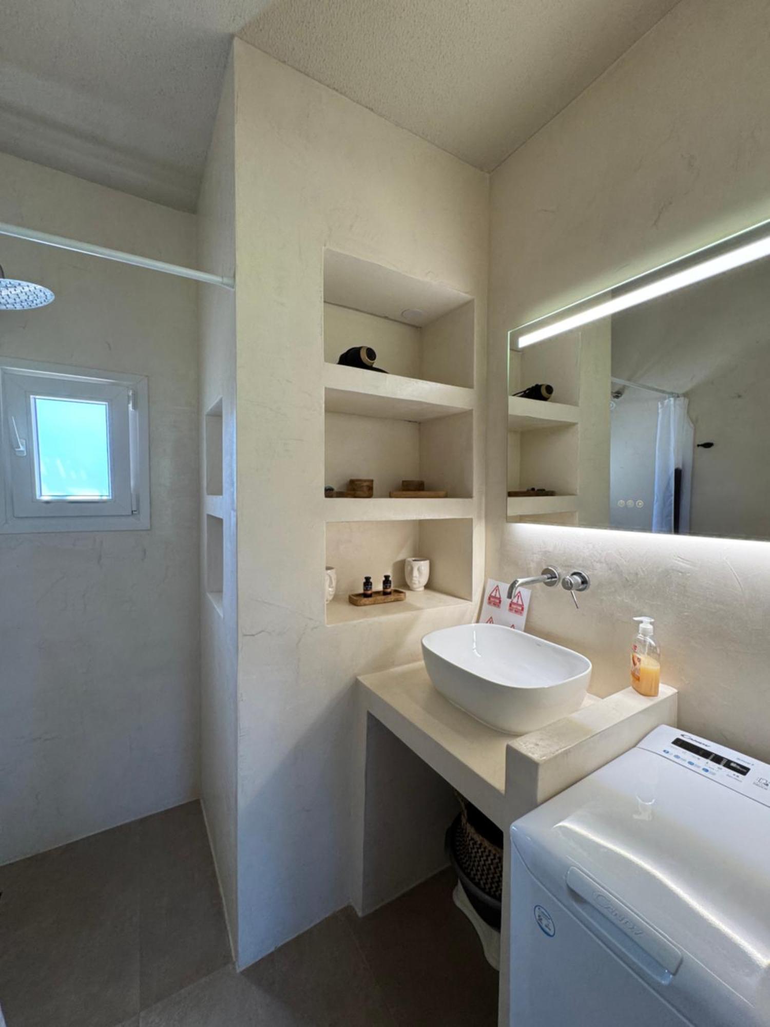 Seaview Apartment - Poros Relaxing Beachfront Flat Poros Town Exterior foto