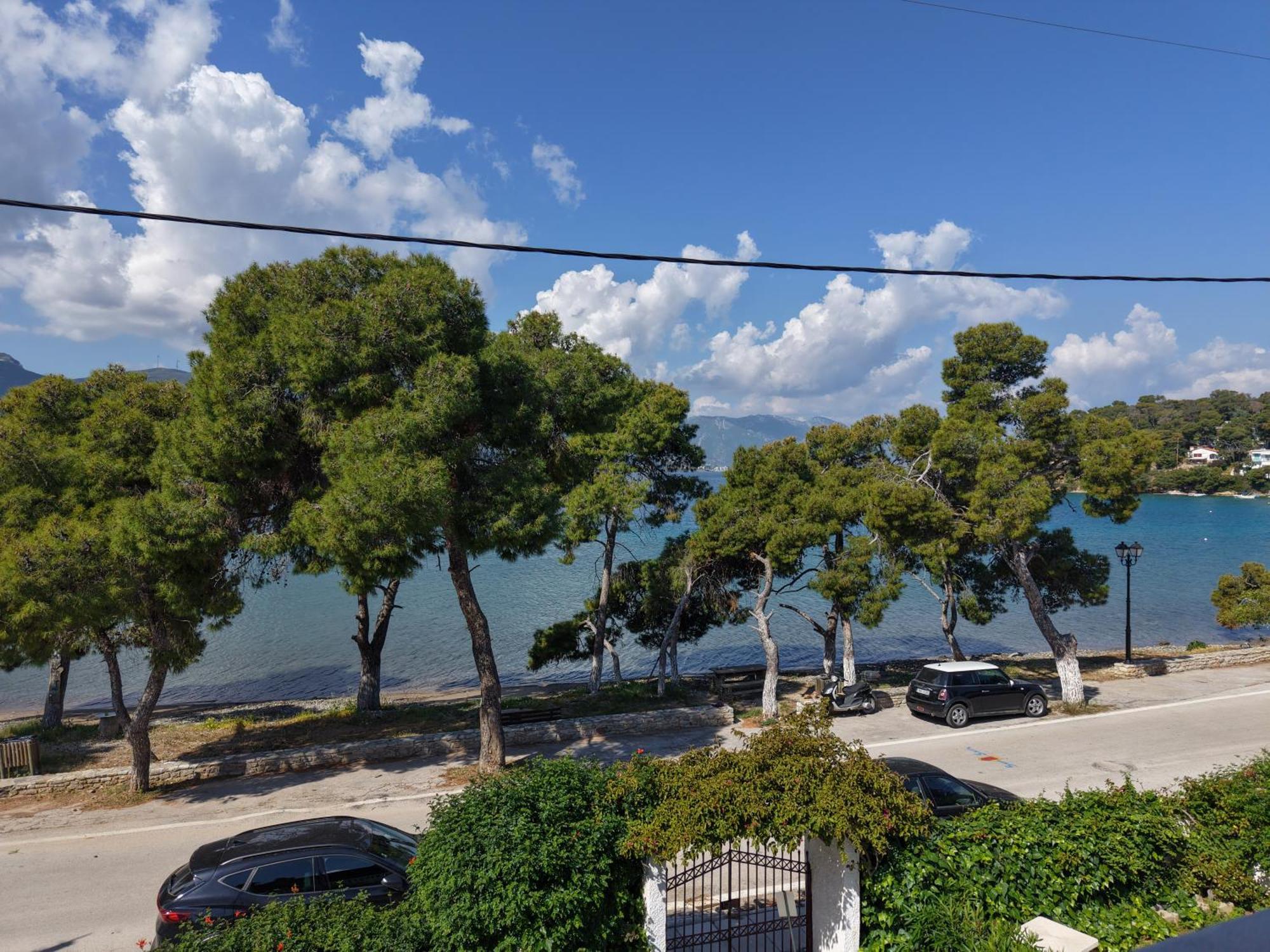 Seaview Apartment - Poros Relaxing Beachfront Flat Poros Town Exterior foto